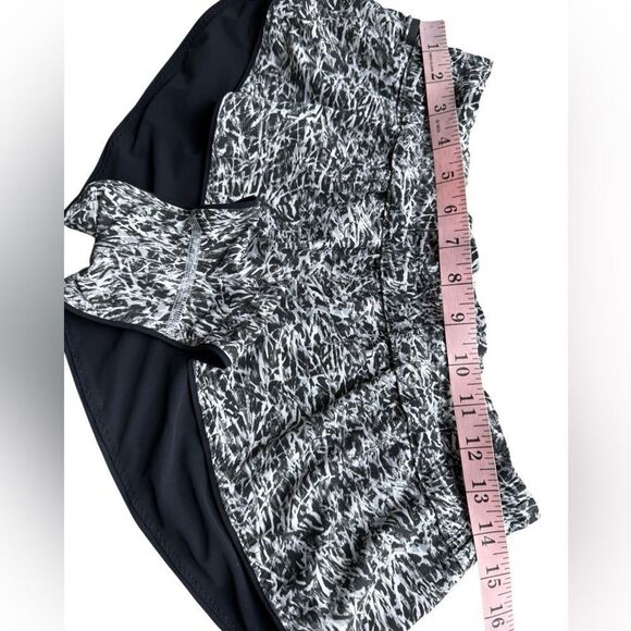 Lululemon Reversible Surf Short II Mini In Ripple White Seal Grey/Black Size 10 - Picture 11 of 12